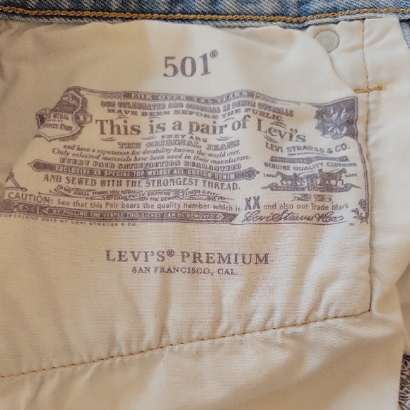 Levi's 501 Button Fly Distressed Denim Shorts - Picture 7 of 8